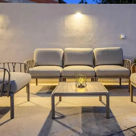 1-bedroom *